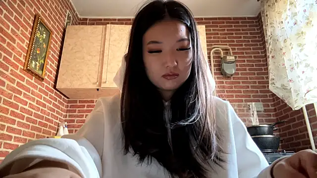 EmmaLeexth online show from 03/26/26, 10:21