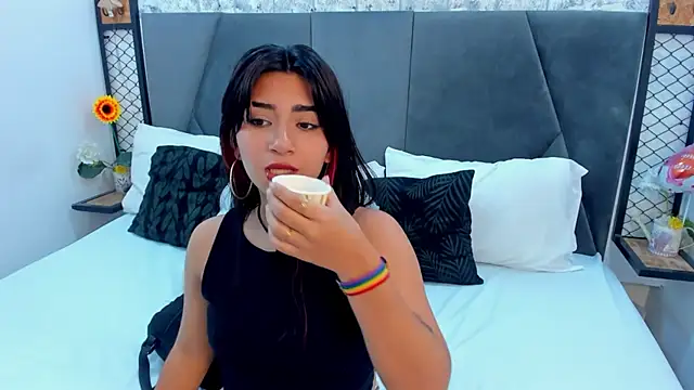 KENDRAOWEN online show from 10/01/25, 08:04