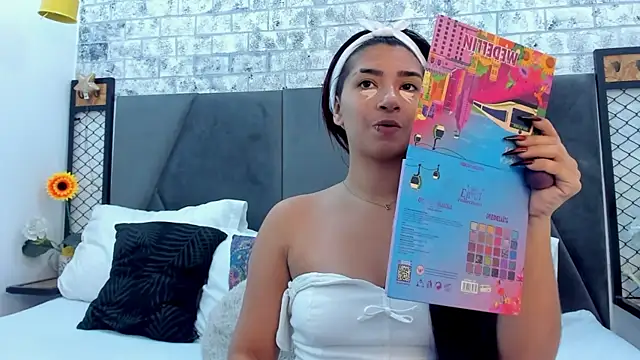 KENDRAOWEN online show from 10/17/25, 09:06