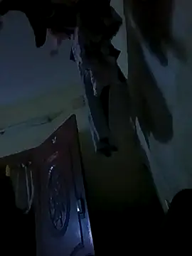 Snapshot of callme19 chatting on 09/27/25, 04:34 callme19 online show from 09/27/25, 04:34