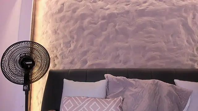 Naomy gyal online show from 02/27/26, 01:00