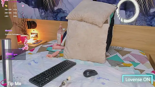 Anabacker01 online show from 10/18/25, 07:47