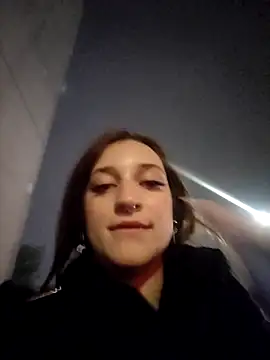 Snapshot of laradoom chatting on 10/12/25, 03:38 laradoom online show from 10/12/25, 03:38