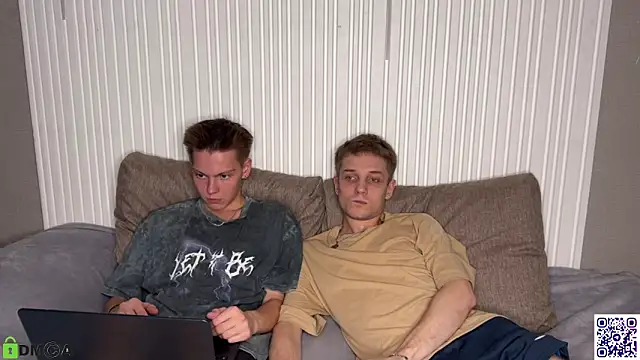 Snapshot of Eaton_ chatting on 10/13/25, 03:45 Eaton  online show from 10/13/25, 03:45