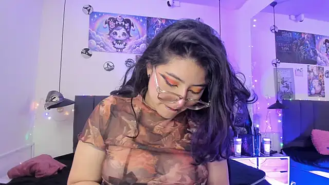 Snapshot of SabrinaV_ chatting on 06/22/26, 11:18 SabrinaV online show from 06/22/26, 11:18