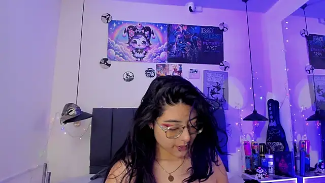 Snapshot of SabrinaV_ chatting on 07/06/26, 11:29 SabrinaV online show from 07/06/26, 11:29