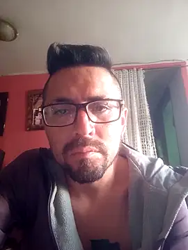 Lionardovssf35 online show from 10/03/25, 09:23