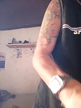 Lionardovssf35 online show from 12/04/25, 03:43