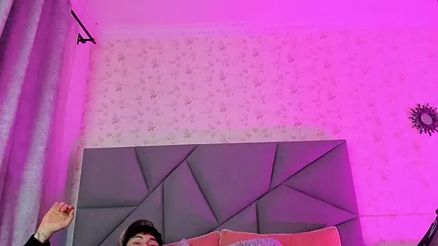 meganandtylerr19 online show from 11/23/25, 01:44