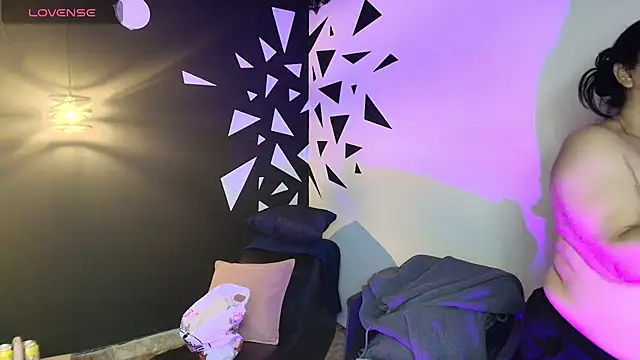 AgataThompson  online show from 10/17/25, 07:27