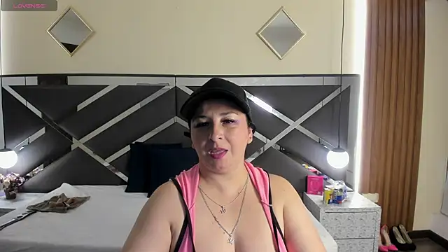 AgataThompson  online show from 02/20/26, 08:20