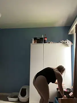 geilelouisex online show from 10/18/25, 10:05