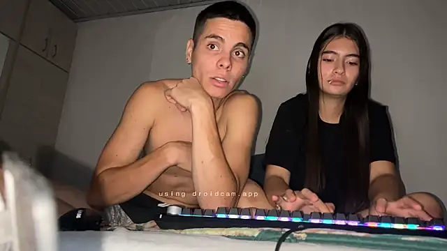 Snapshot of vipxxx2 chatting on 10/16/25, 03:18 vipxxx2 online show from 10/16/25, 03:18