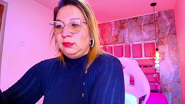 MaylinRosse  online show from 12/15/25, 07:07