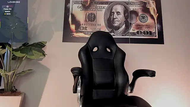 chrizmacgregor online show from 10/28/25, 09:06