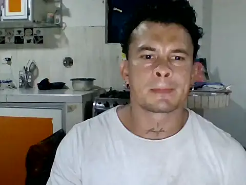 Snapshot of XavierFox1 chatting on 09/30/25, 02:16 XavierFox1 online show from 09/30/25, 02:16