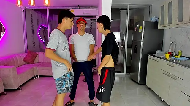 Houseofwarrios online show from 09/18/25, 06:04