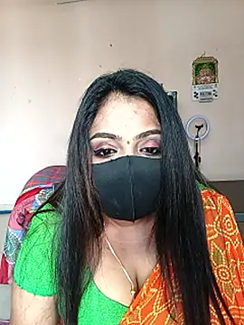 Snapshot of queendivya chatting on 05/08/26, 05:57 queendivya online show from 05/08/26, 05:57