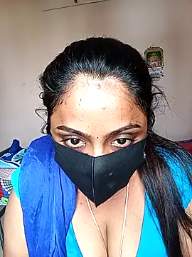 Snapshot of queendivya chatting on 05/10/26, 04:17 queendivya online show from 05/10/26, 04:17