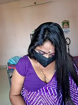 Snapshot of queendivya chatting on 06/04/26, 05:24 queendivya online show from 06/04/26, 05:24