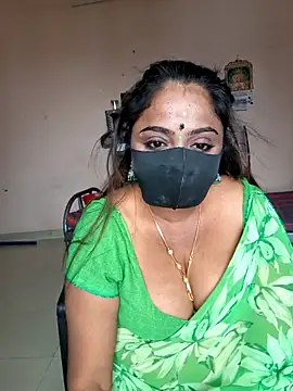 Snapshot of queendivya chatting on 06/05/26, 06:52 queendivya online show from 06/05/26, 06:52