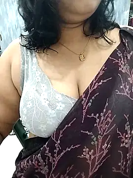 Snapshot of divya-jannu chatting on 10/15/25, 06:19 divya-jannu online show from 10/15/25, 06:19