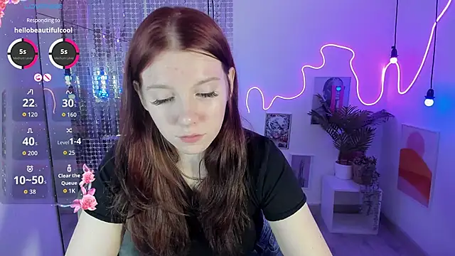 Layla Glam online show from 10/20/25, 05:41