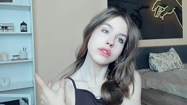 Snapshot of MaliaBourraine chatting on 05/25/26, 07:36 MaliaBourraine online show from 05/25/26, 07:36