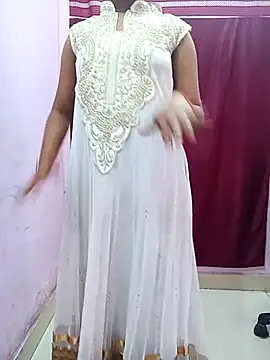 pari rani7 online show from 03/25/26, 04:40