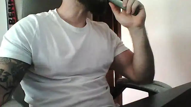 Snapshot of yourfantasy777 chatting on 07/02/26, 06:03 yourfantasy777 online show from 07/02/26, 06:03