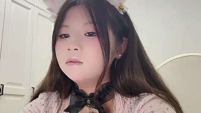 Snapshot of Sweet-shanshan chatting on 09/23/25, 07:00 Sweet-shanshan online show from 09/23/25, 07:00