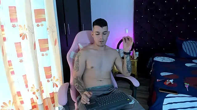 BooyHott  online show from 11/23/25, 07:13