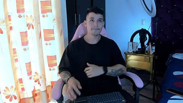 BooyHott  online show from 11/24/25, 07:02