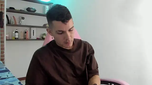 BooyHott  online show from 12/22/25, 07:11