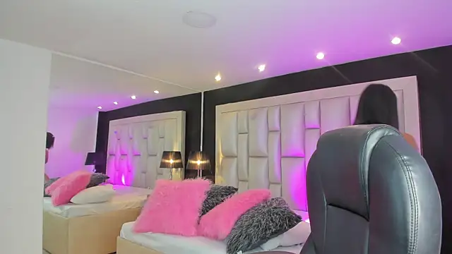 LuisaJonnes  online show from 03/22/26, 04:10