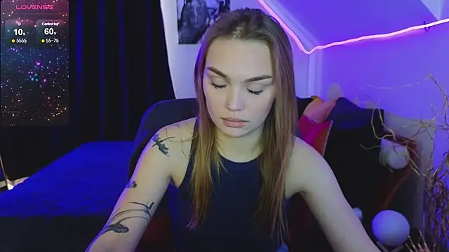 Snapshot of KitsyMoore chatting on 10/10/25, 01:10 KitsyMoore online show from 10/10/25, 01:10