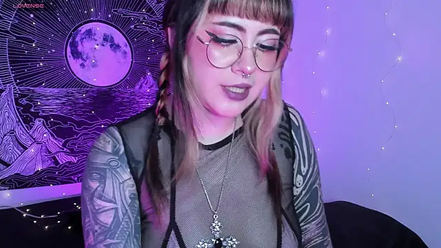 Hallucigenia  online show from 12/04/25, 03:54