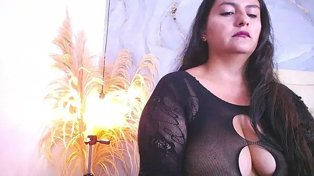 Samy moore14 online show from 10/30/25, 02:07