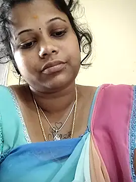 Snapshot of sweetqueen143 chatting on 10/17/25, 05:32 sweetqueen143 online show from 10/17/25, 05:32