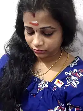 sweetqueen143 online show from 04/18/26, 07:18