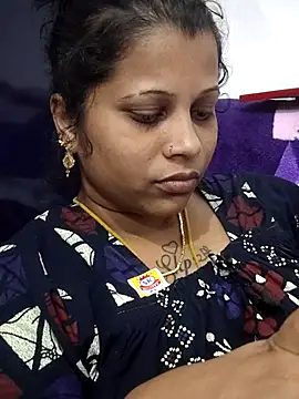 sweetqueen143 online show from 04/26/26, 05:49