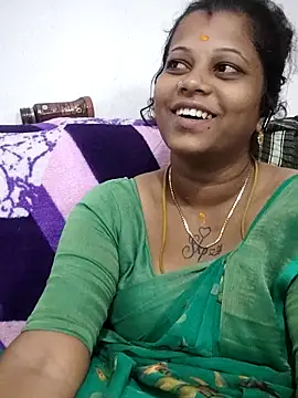 sweetqueen143 online show from 04/27/26, 06:00