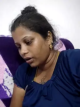 Snapshot of sweetqueen143 chatting on 05/02/26, 03:28 sweetqueen143 online show from 05/02/26, 03:28