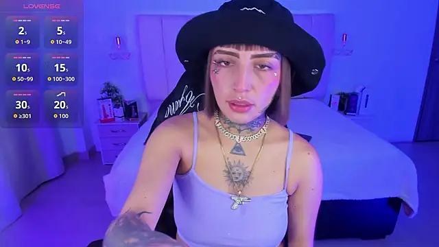 Gyal 8  online show from 03/07/26, 03:58