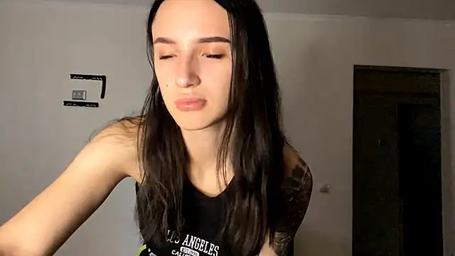 TifanyRawi online show from 10/10/25, 12:48