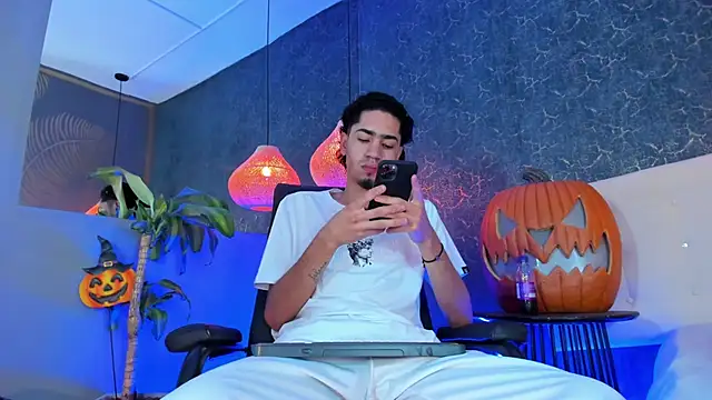 Daniel Brawn online show from 10/19/25, 06:52