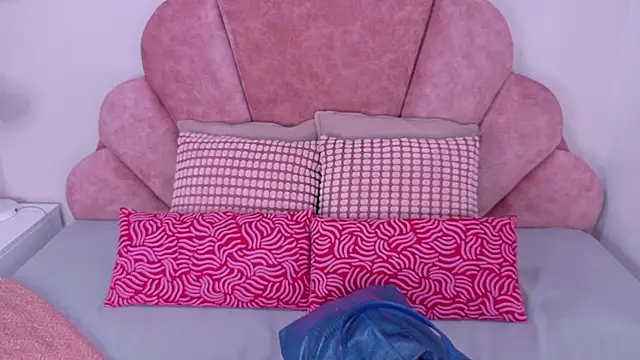 MyApril   online show from 11/13/25, 11:42