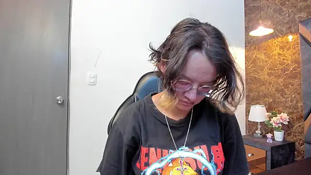 Asami Hattori online show from 10/20/25, 11:21