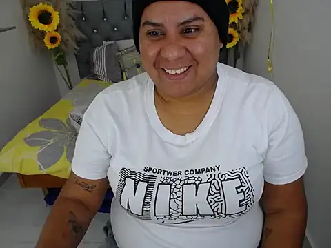 hotlesby valery online show from 10/24/25, 12:12