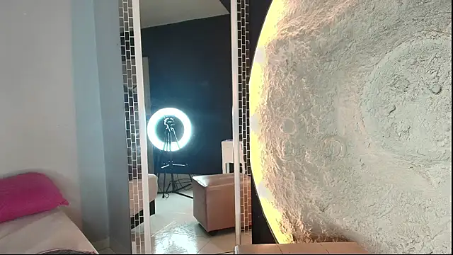 CarolinaGomez  online show from 04/02/26, 07:11